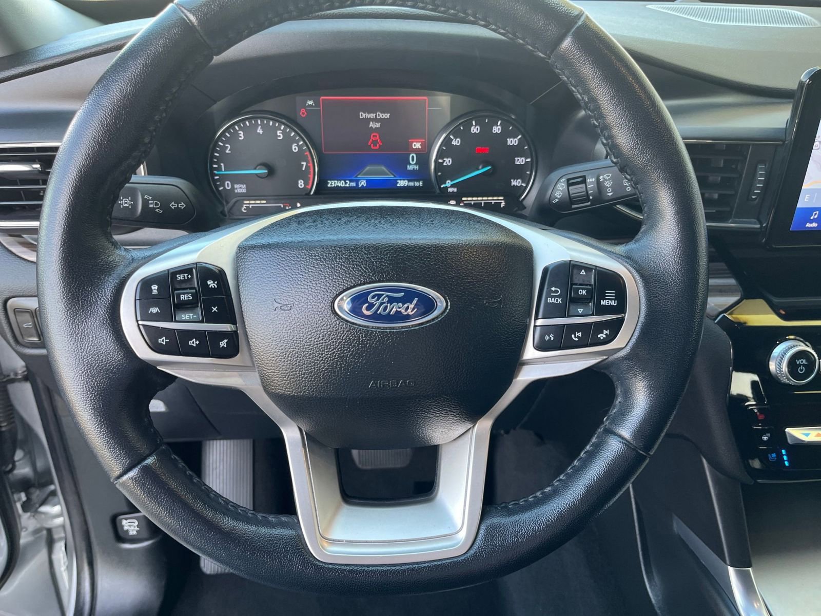 Used 2023 Ford Explorer Limited image 31