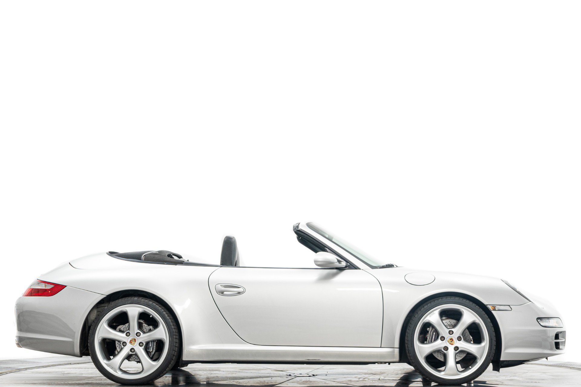 Used 2005 Porsche 911 Carrera RWD image 2
