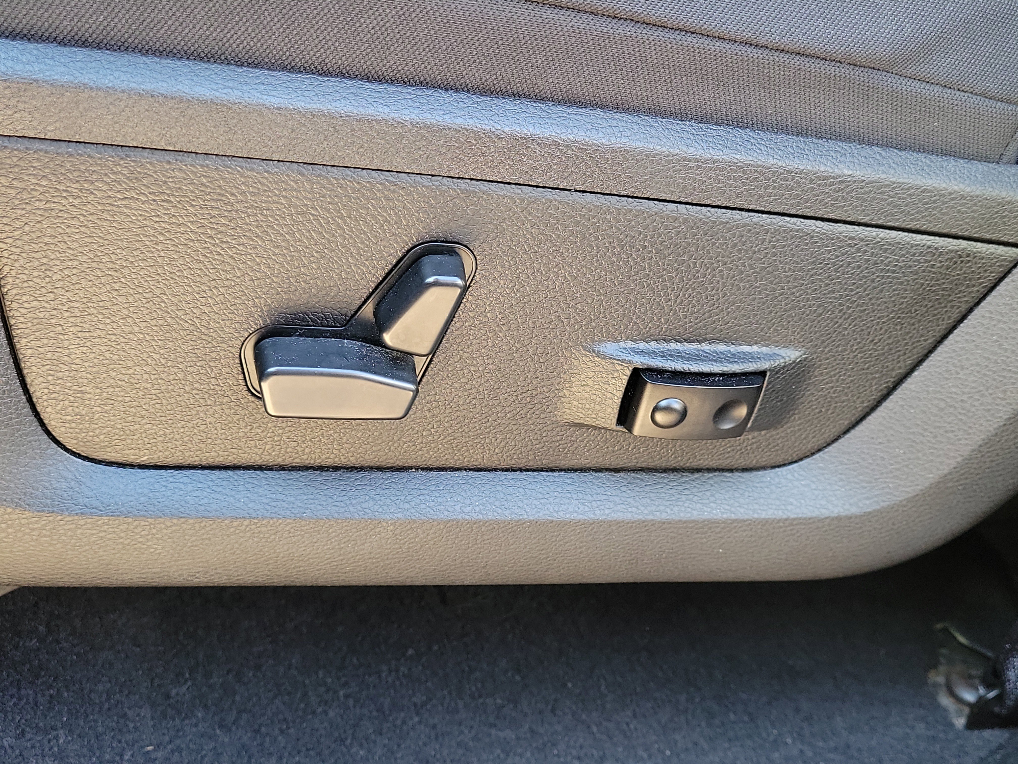 Used 2023 RAM 1500 Classic SLT w/ Trailer & Traction Group image 14