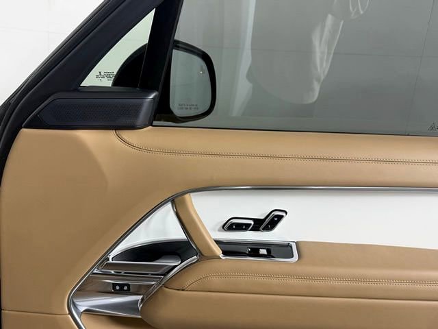 Used 2023 Land Rover Range Rover SV image 18