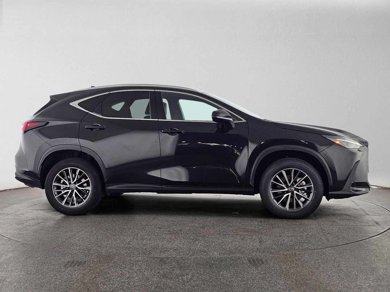 Certified 2024 Lexus NX 350h AWD image 2