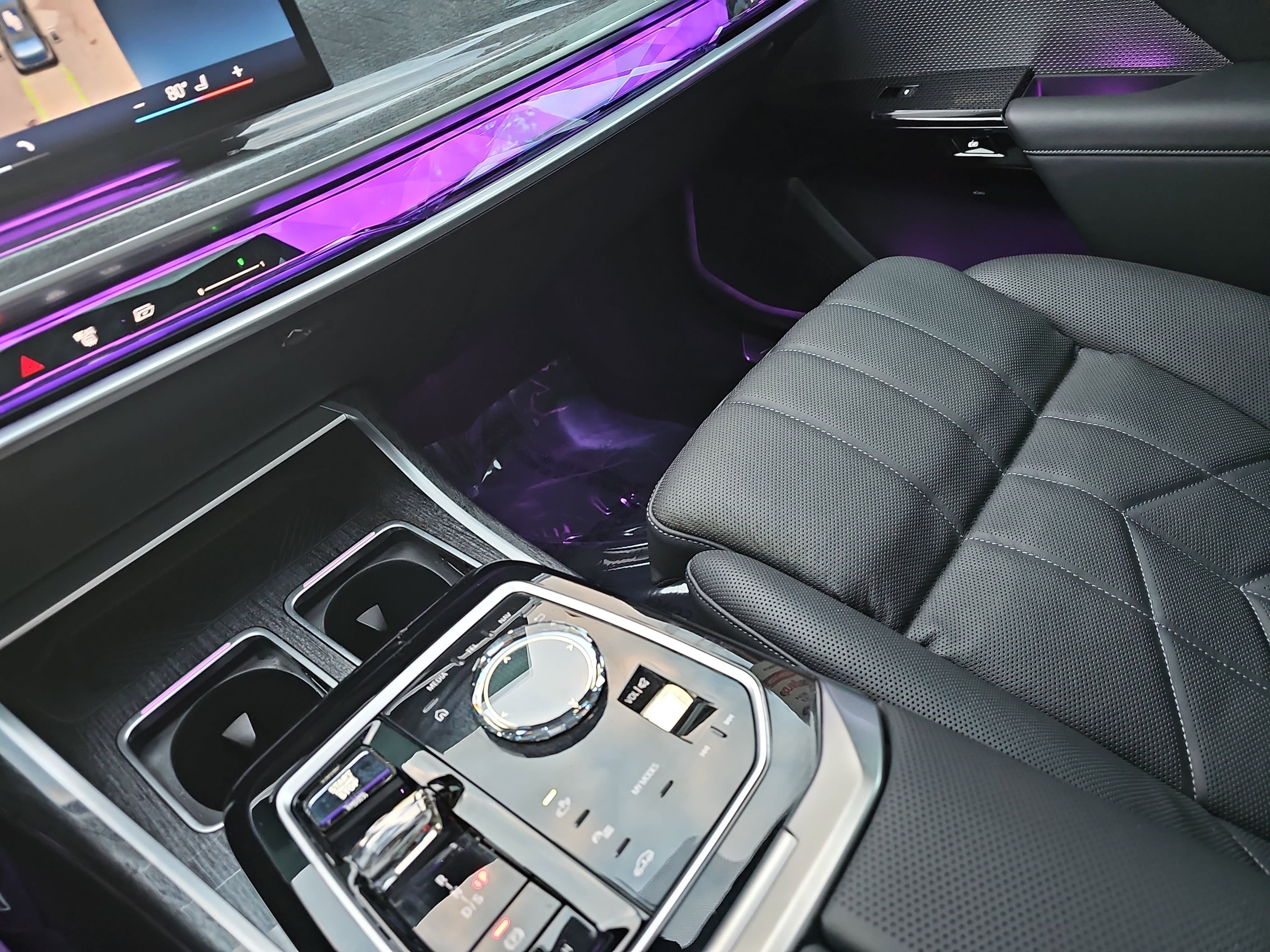 Certified 2023 BMW 740i w/ Executive Package image 27