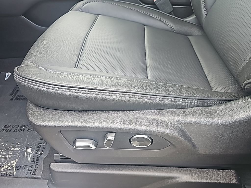 Used 2026 GMC Yukon XL Denali w/ Sun & Power Step Package AWD/4WD image 19