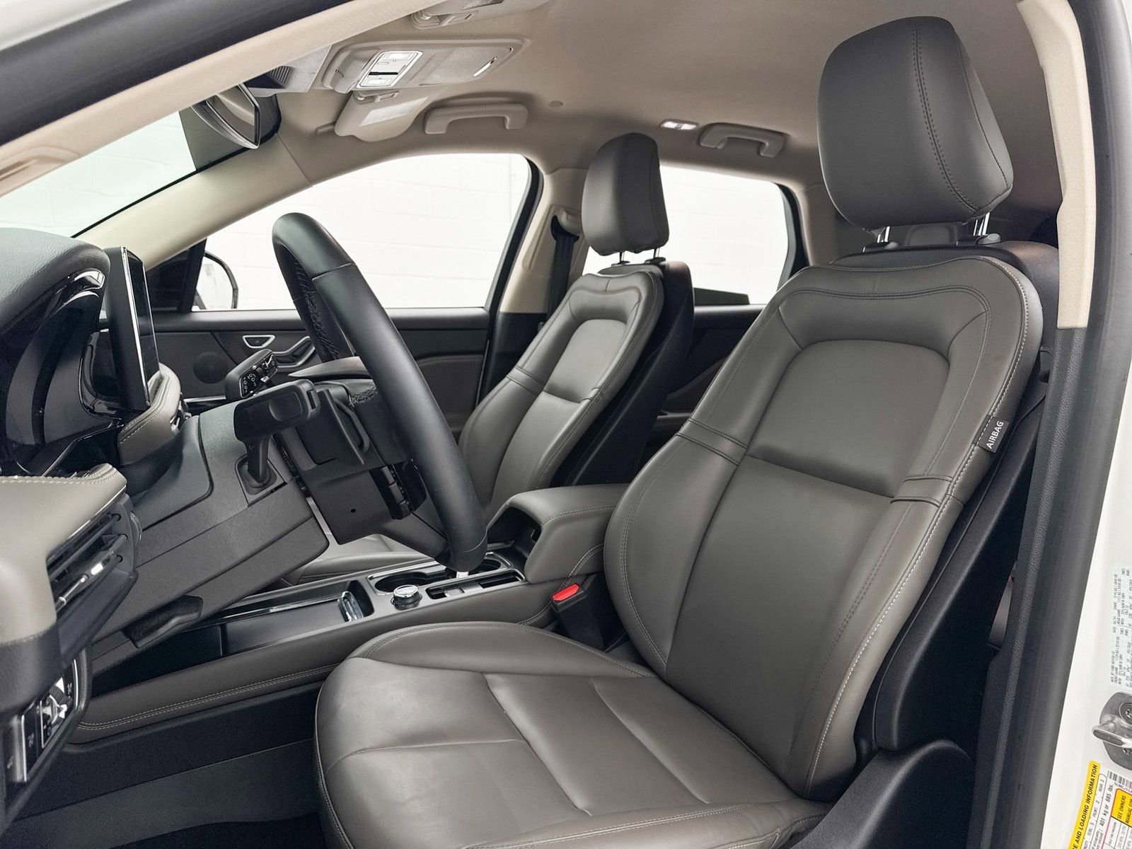 Used 2024 Lincoln Corsair FWD image 18