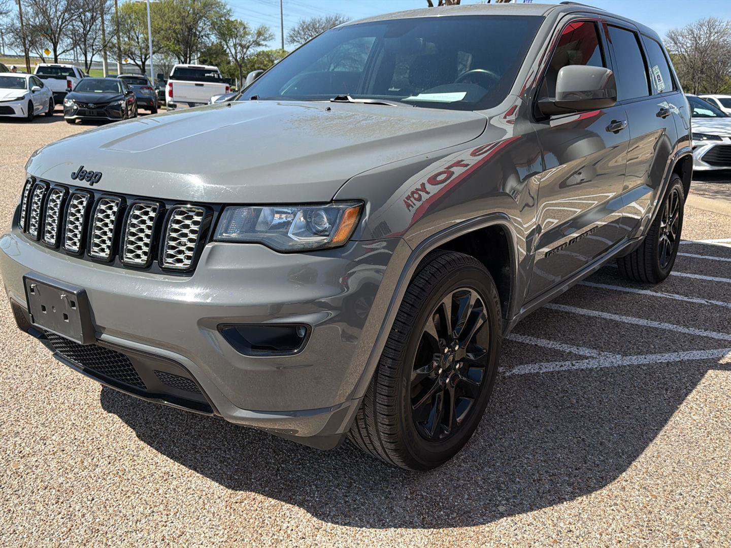 Used 2020 Jeep Grand Cherokee Altitude RWD image 7