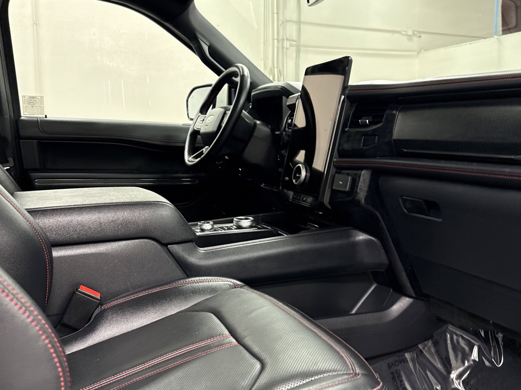 Used 2024 Ford Expedition Limited image 24