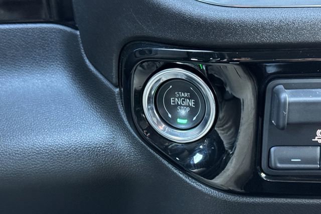 Used 2025 Chevrolet Silverado 2500 LT w/ Convenience Package image 35