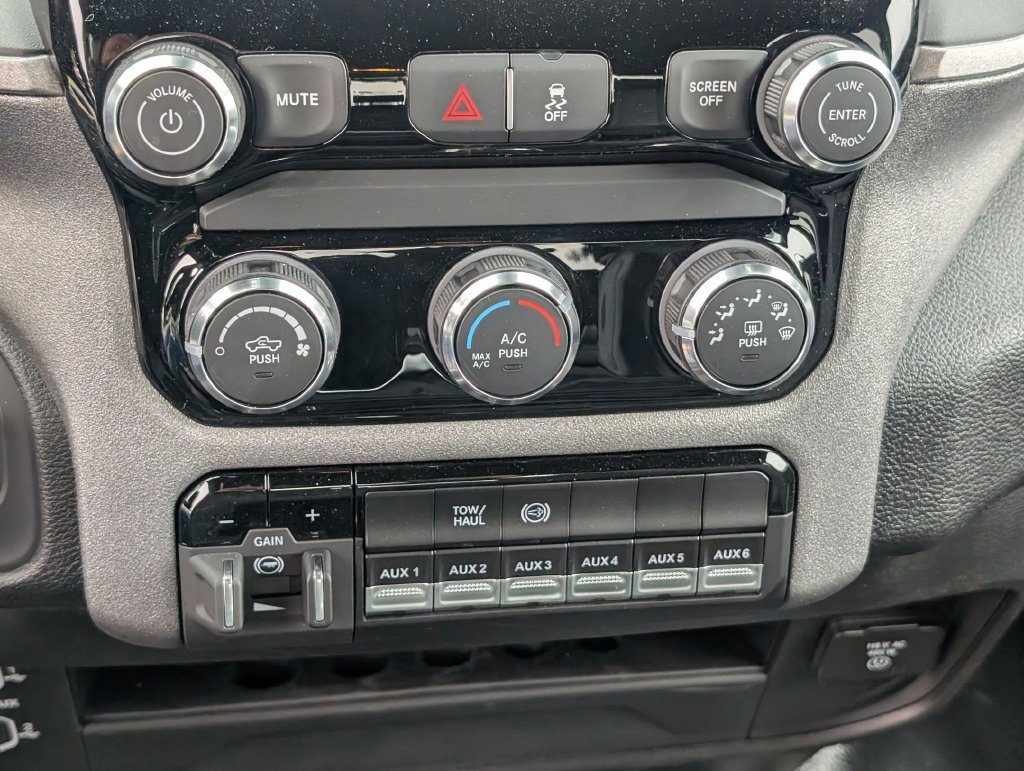 New 2026 RAM 3500 Tradesman w/ Chrome Appearance Group A AWD/4WD image 18