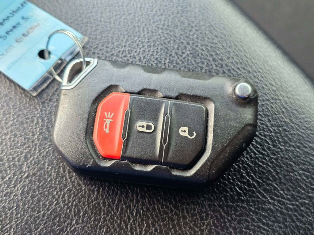 Used 2023 Jeep Wrangler Sport S image 29