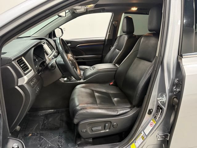 Used 2016 Toyota Highlander Limited Platinum FWD image 14