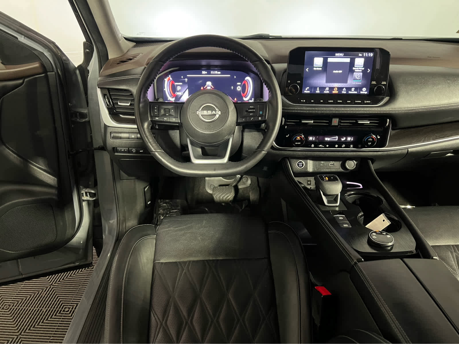 Used 2023 Nissan Rogue Platinum image 13