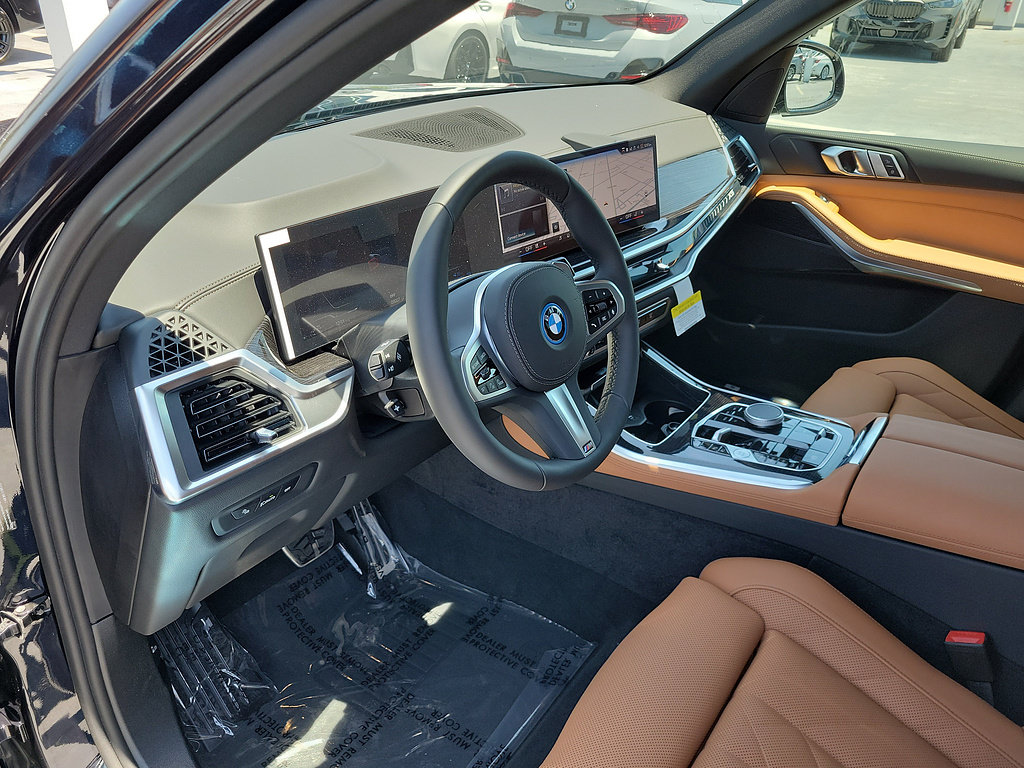 New 2026 BMW X5 xDrive50e w/ M Sport Package AWD/4WD image 18