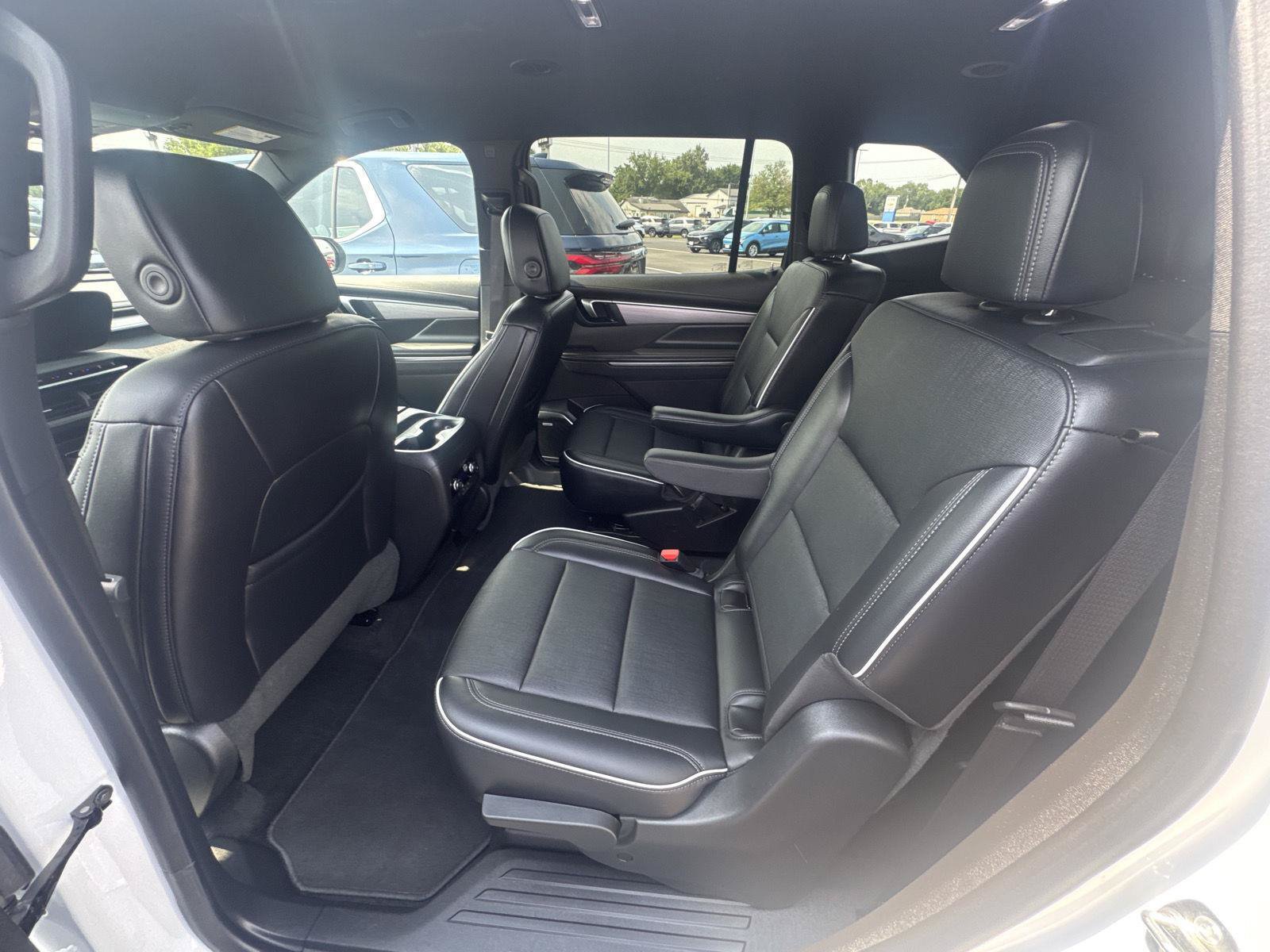 Used 2025 Buick Enclave Preferred FWD image 9