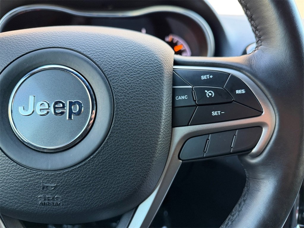 Used 2020 Jeep Grand Cherokee Altitude image 24