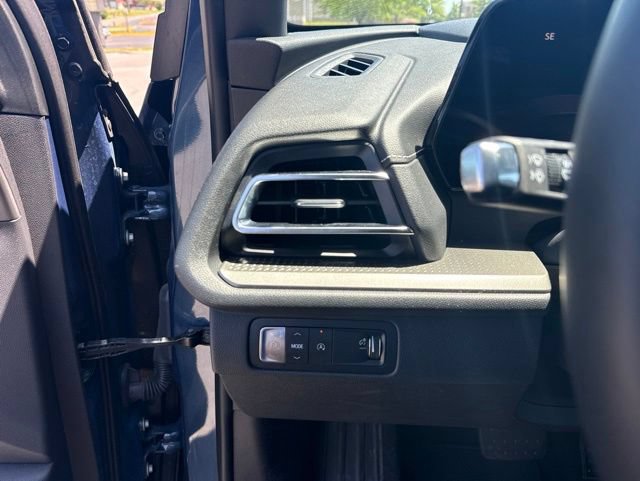 Certified 2025 Chevrolet Traverse LT FWD image 20