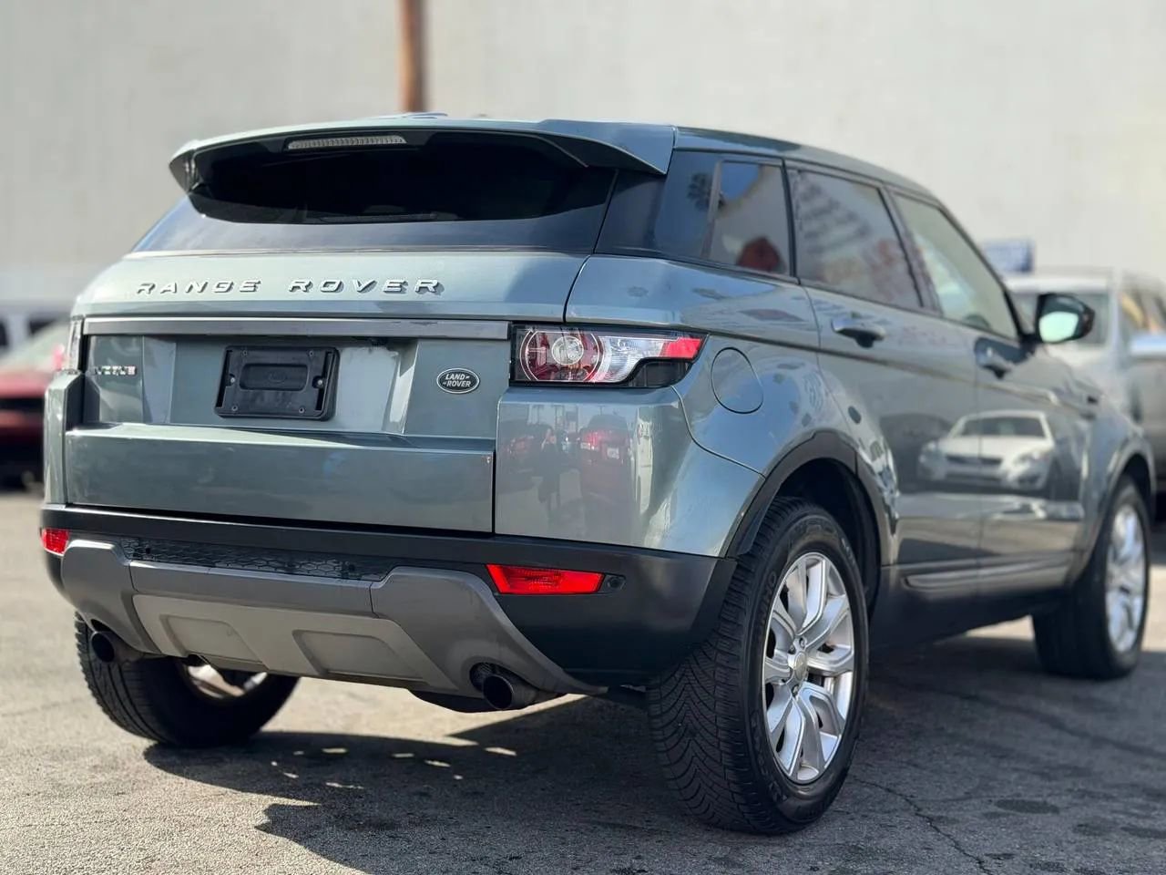 Used 2015 Land Rover Range Rover Evoque Pure image 16