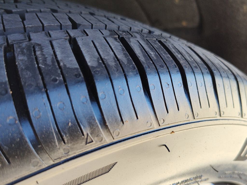 Used 2022 Chevrolet Equinox RS w/ Infotainment Package image 14