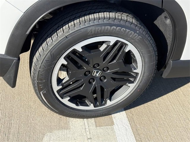 New 2026 Honda Pilot Touring image 5