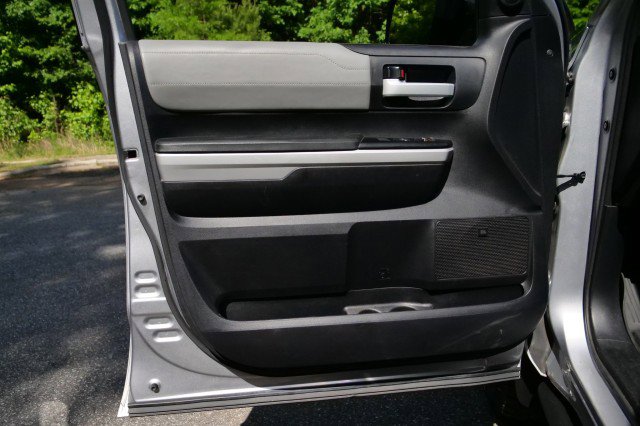 Used 2020 Toyota Tundra Limited w/ Limited Premium Package AWD/4WD image 28