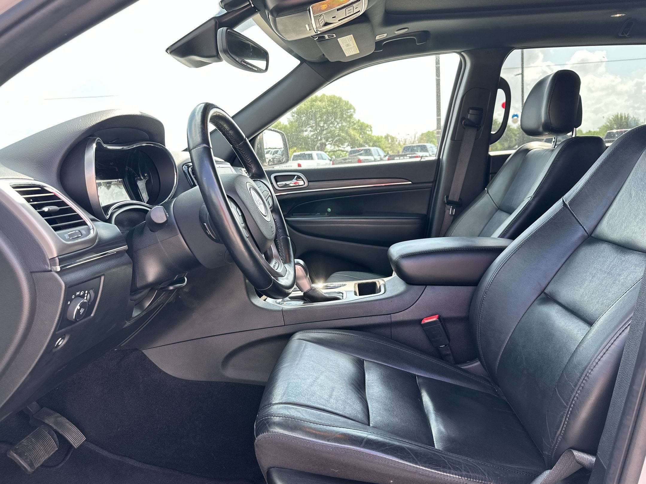 Used 2022 Jeep Grand Cherokee Limited w/ Tech Group RWD image 10