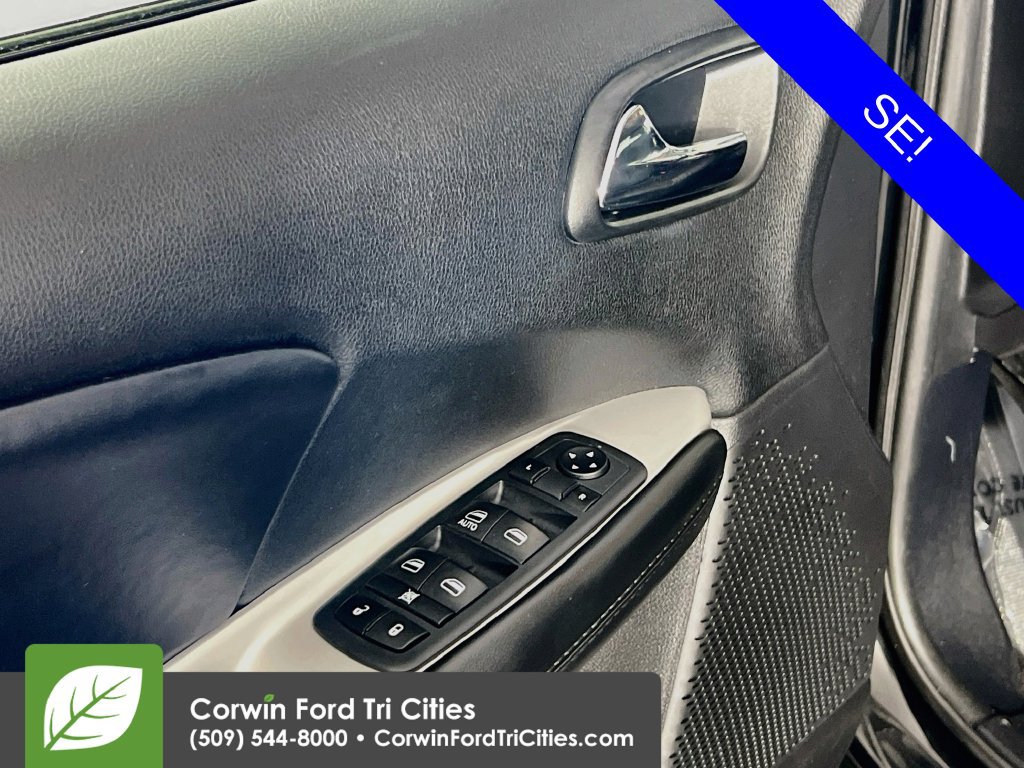Used 2019 Dodge Journey SE w/ Premium Group FWD image 11