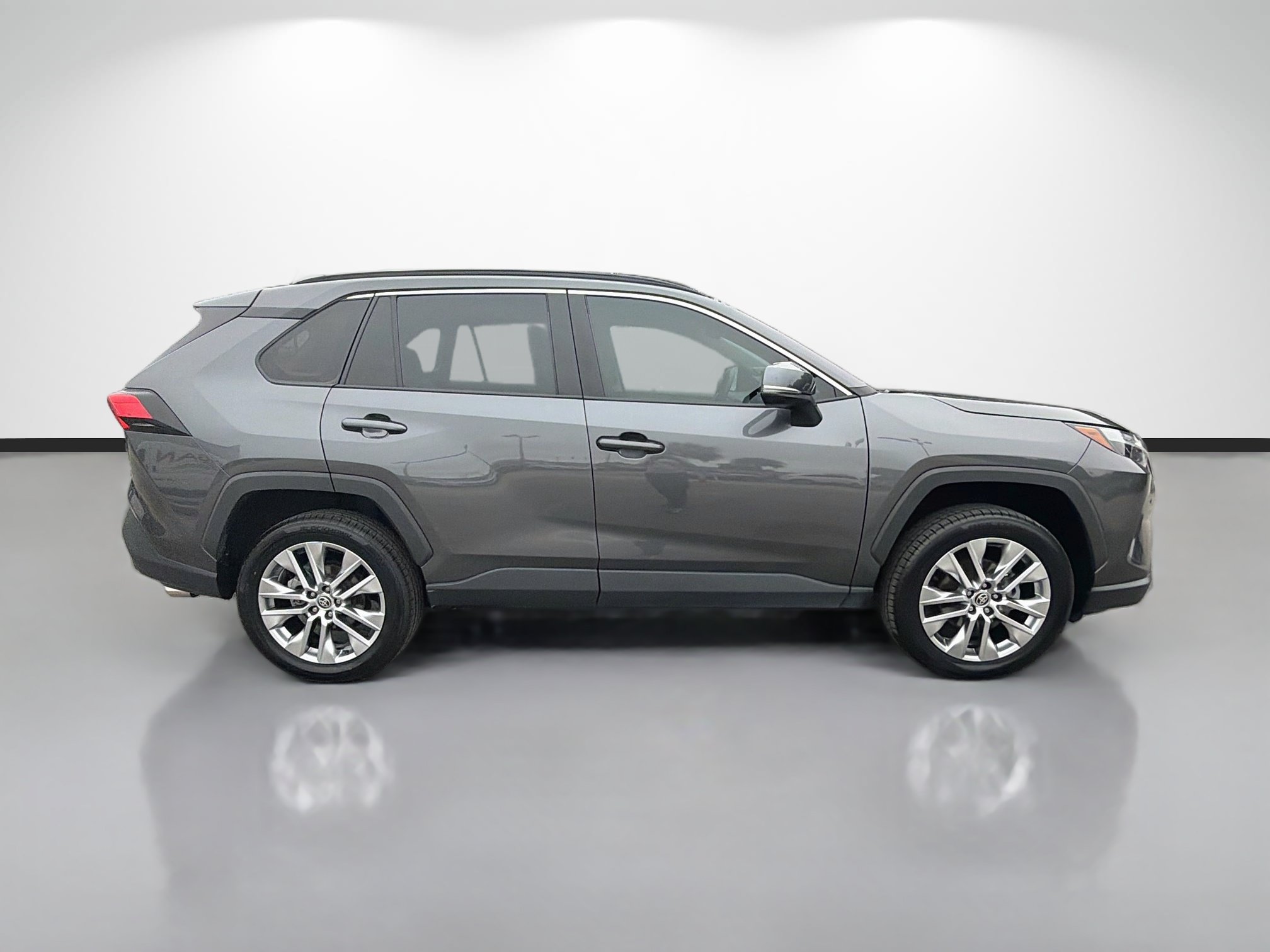 Used 2023 Toyota RAV4 XLE Premium FWD image 2
