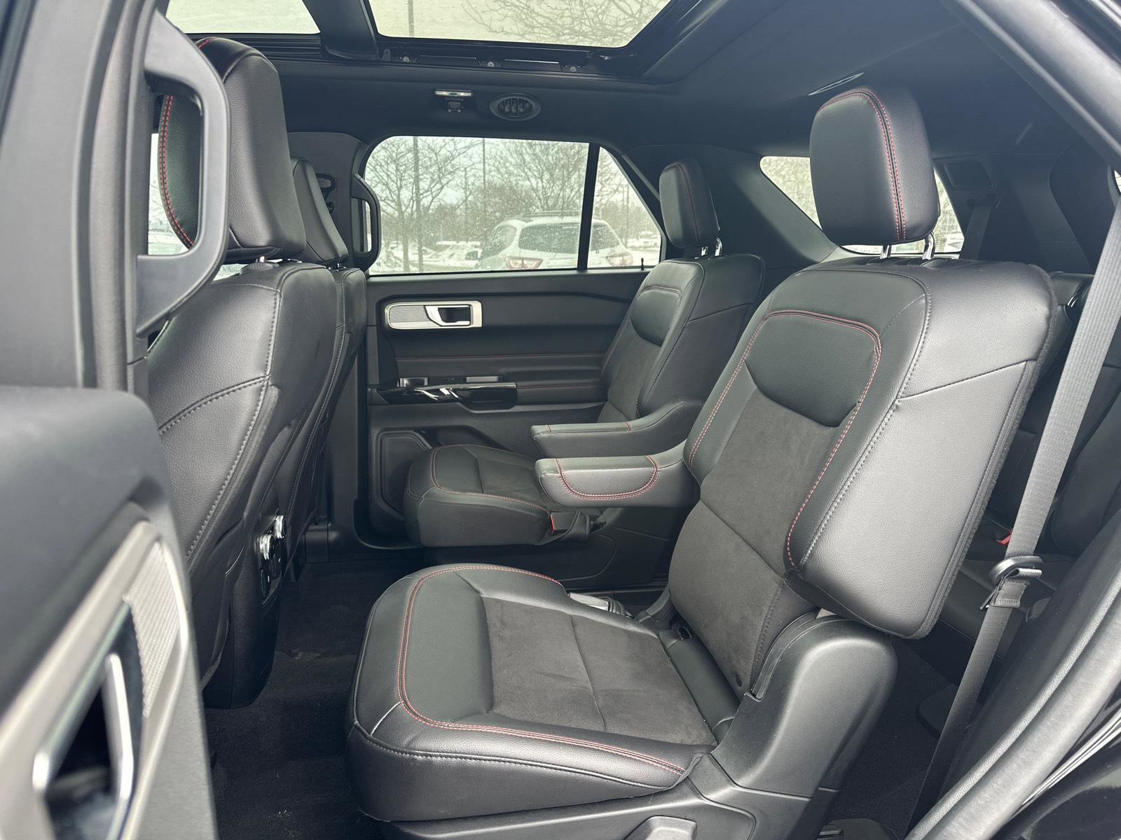 Used 2023 Ford Explorer ST-Line image 16