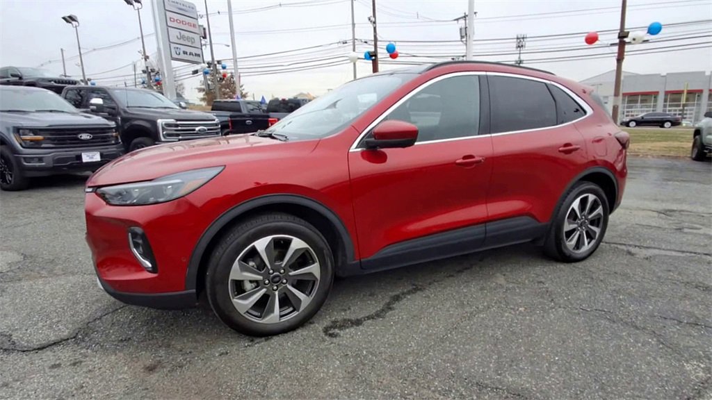 Used 2023 Ford Escape Platinum w/ Premium Technology Package image 4