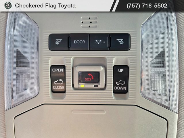 Used 2023 Toyota RAV4 XLE Premium image 10