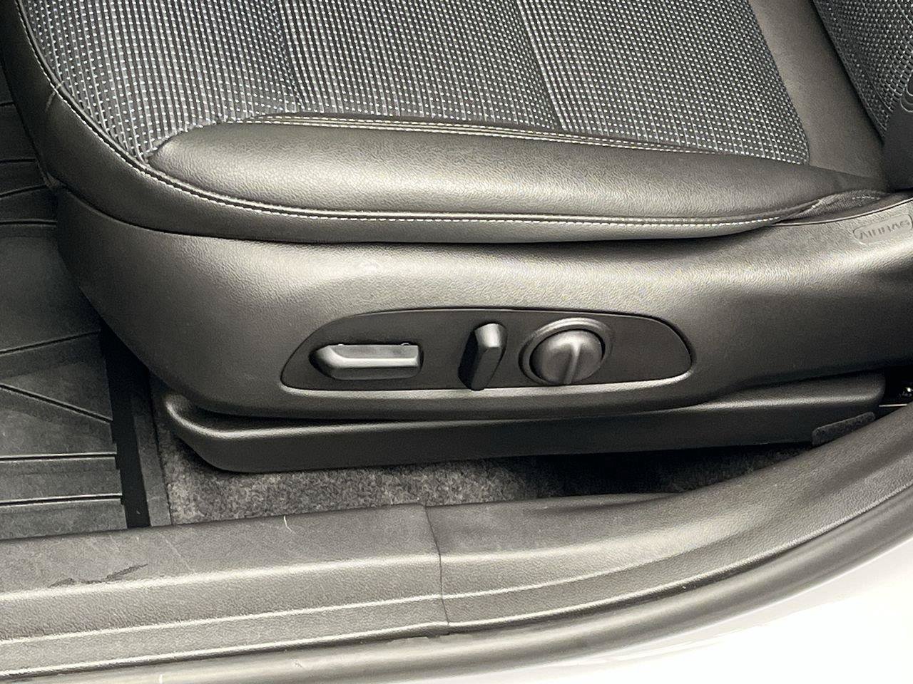 Certified 2025 Buick Envista Preferred w/ Convenience I Package FWD image 10