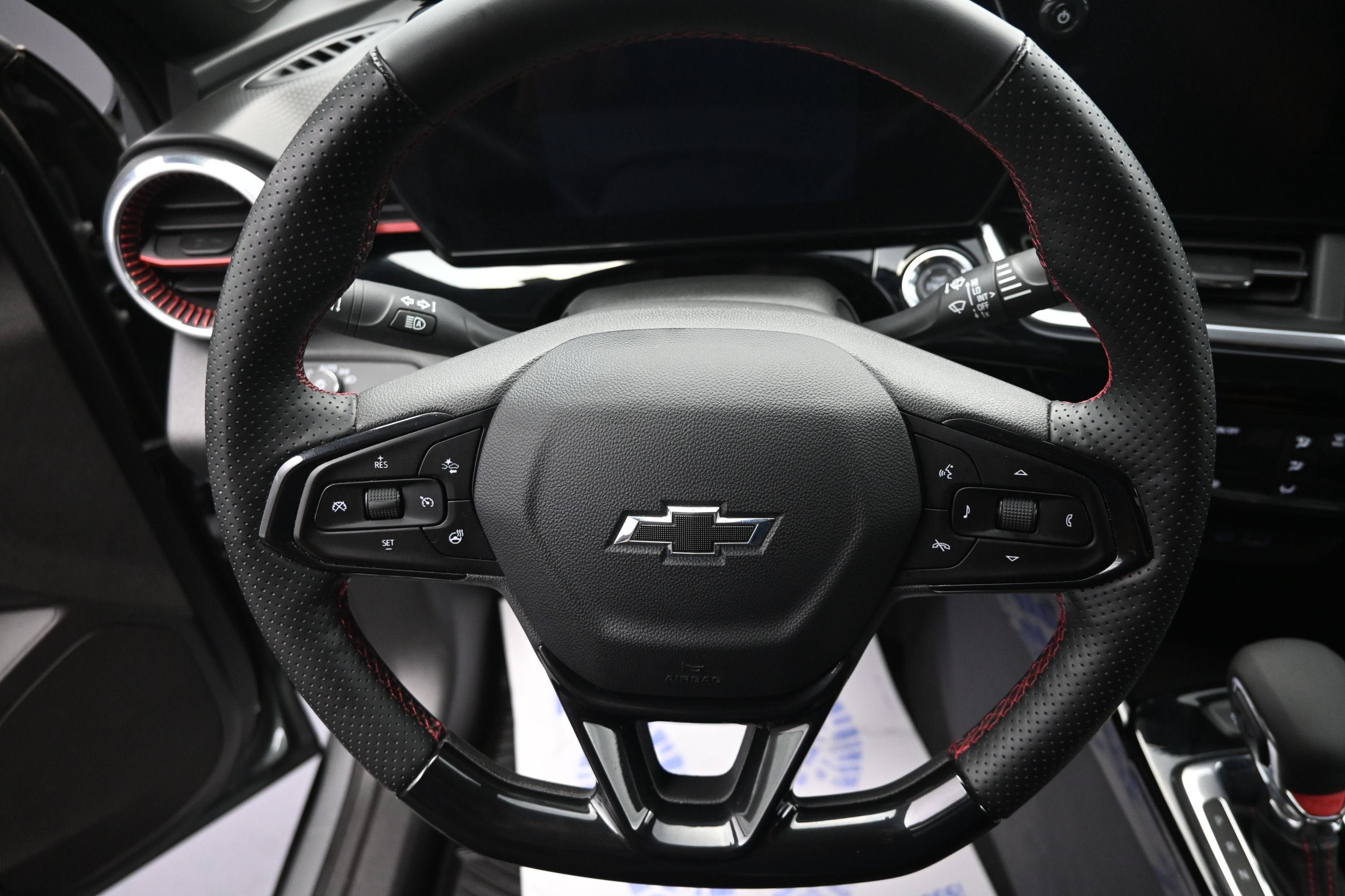 Used 2025 Chevrolet Trax RS w/ Driver Confidence Package FWD image 11