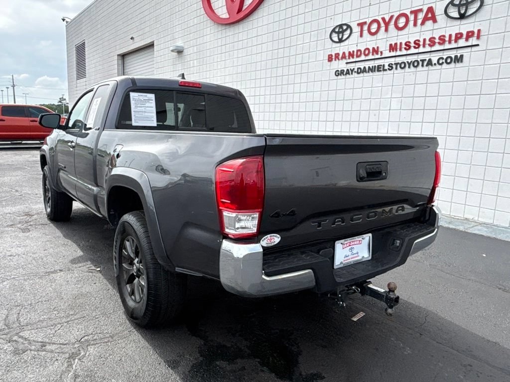 Used 2021 Toyota Tacoma SR5 w/ SR5 Appearance Package (SM) AWD/4WD image 6