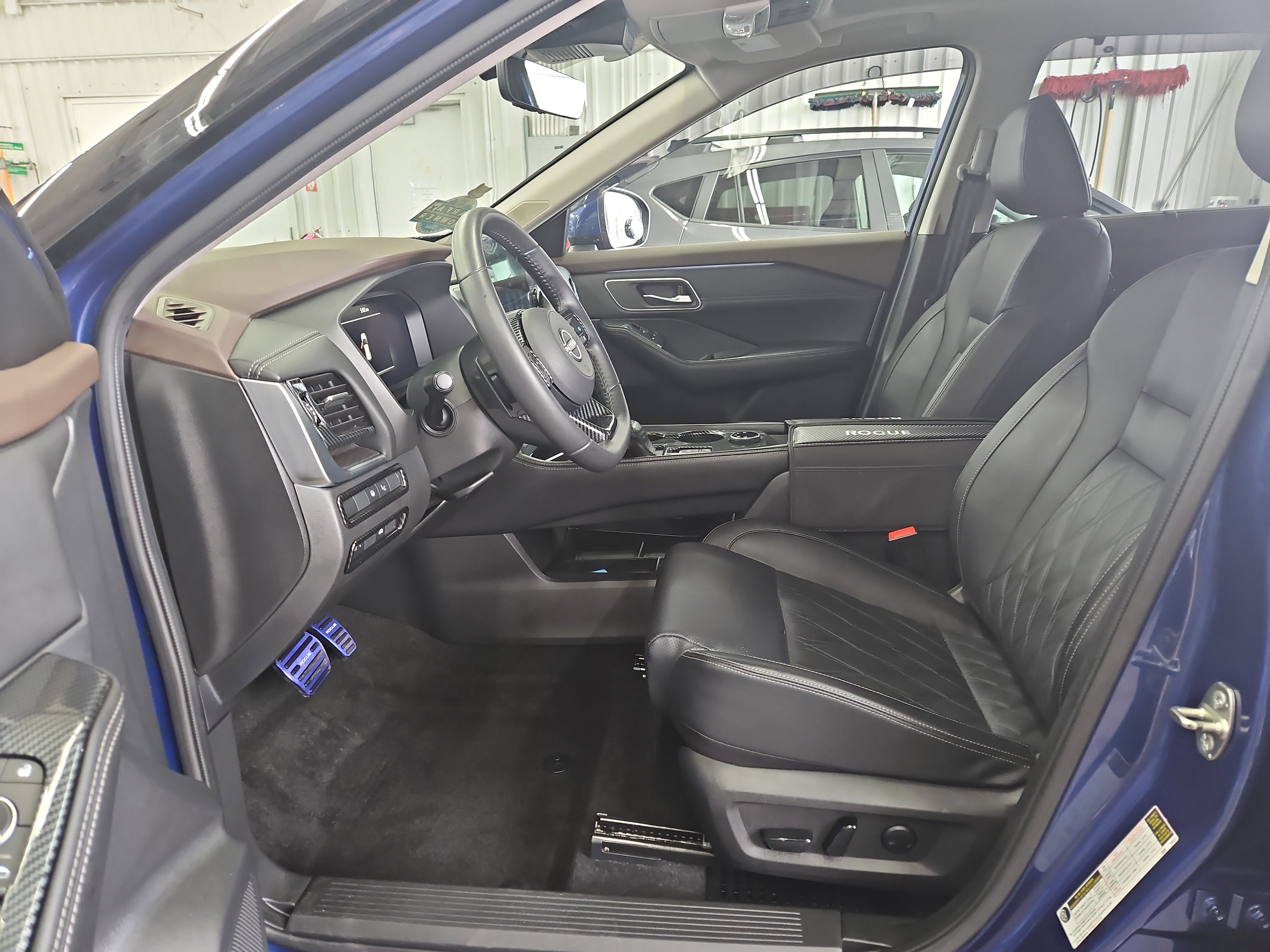 Used 2023 Nissan Rogue Platinum w/ Platinum Premium Package image 8