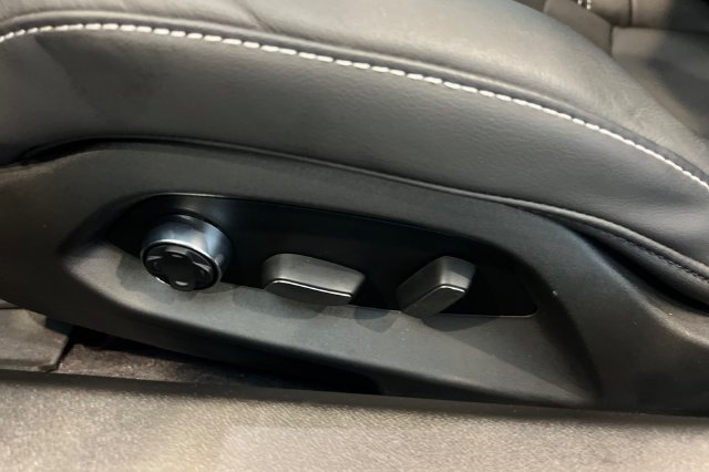 Used 2023 Chevrolet Corvette Stingray Preferred Cpe w/ Z51 Performance Package RWD image 13