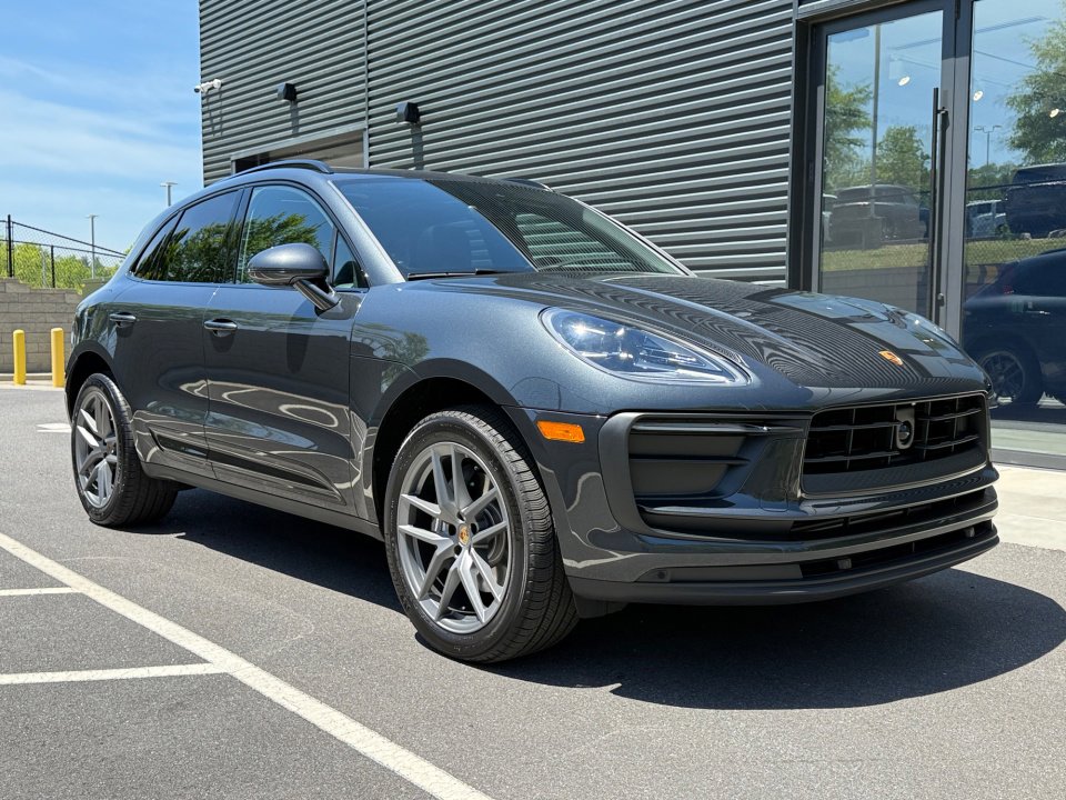 Certified 2026 Porsche Macan Turbo AWD/4WD image 9