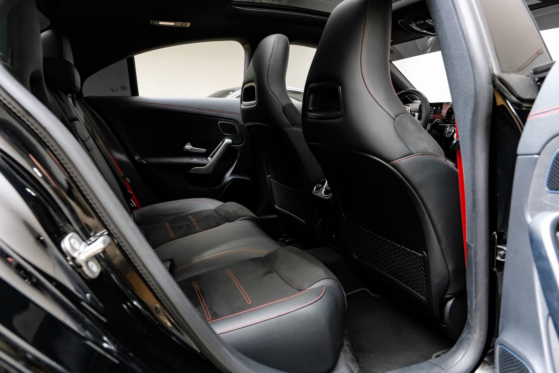 Used 2024 Mercedes-Benz CLA 35 AMG 4MATIC image 37