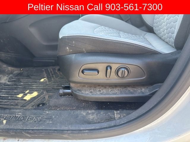 Used 2020 Chevrolet Equinox LS w/ LS Convenience Package FWD image 11