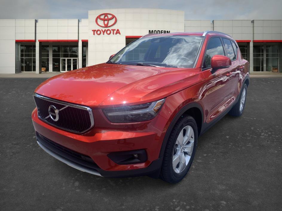 Used 2022 Volvo XC40 T5 Momentum AWD/4WD image 1