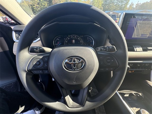 Used 2025 Toyota RAV4 XLE w/ Convenience Package image 15