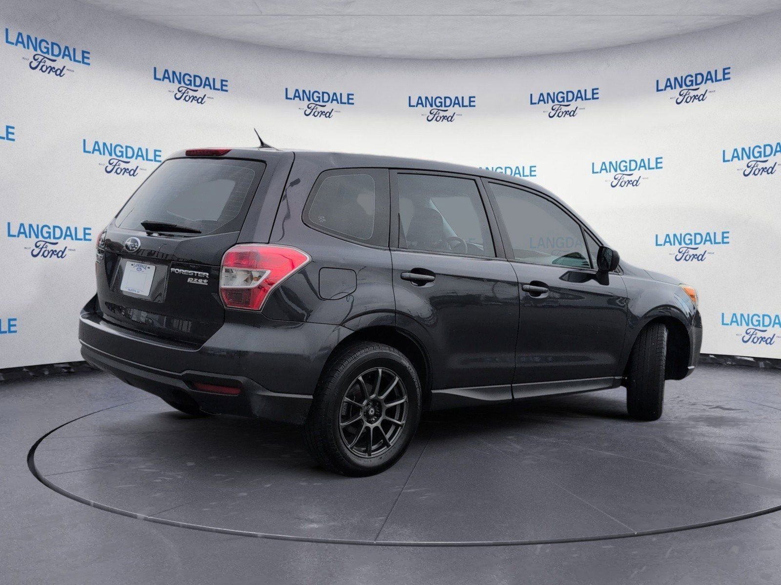 Used 2015 Subaru Forester 2.5i AWD/4WD image 4