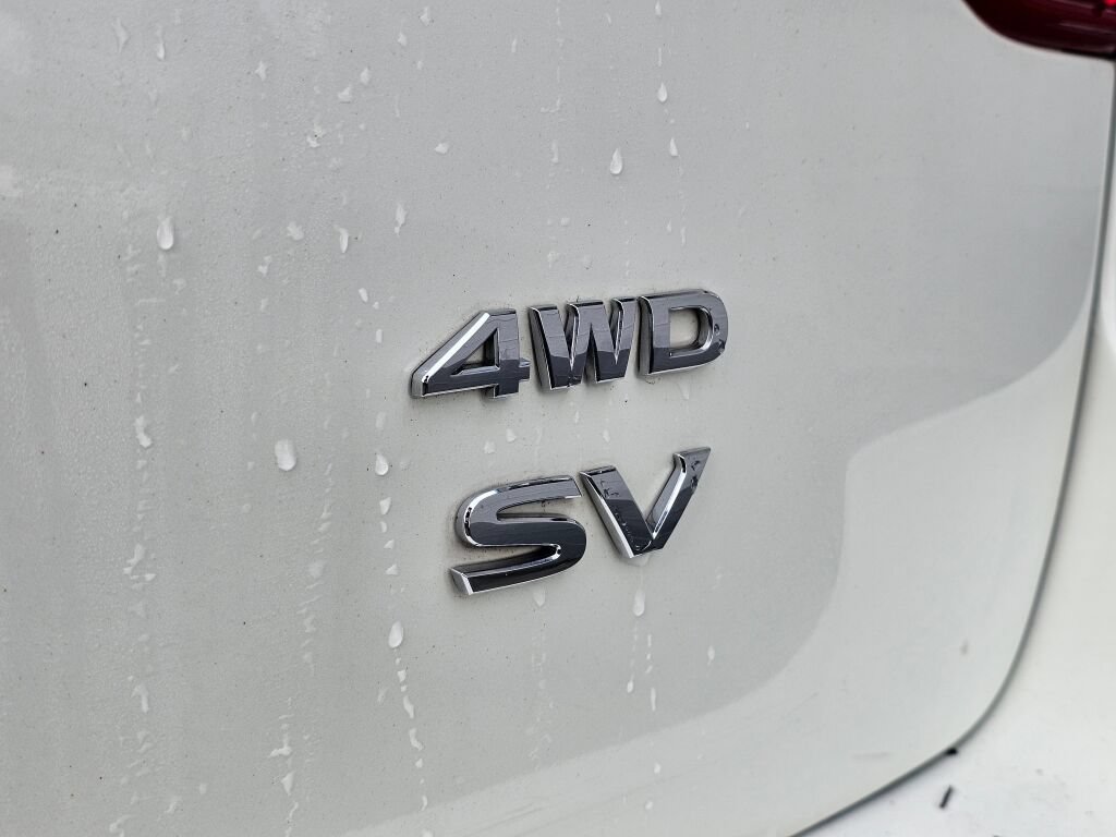 Used 2018 Nissan Pathfinder SV image 16