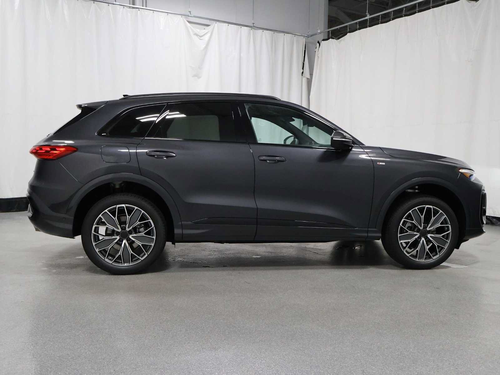 New 2026 Audi Q5 Premium AWD/4WD image 10