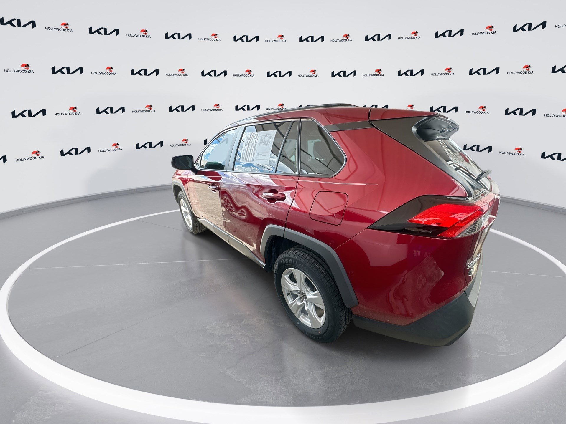 Used 2021 Toyota RAV4 XLE image 6