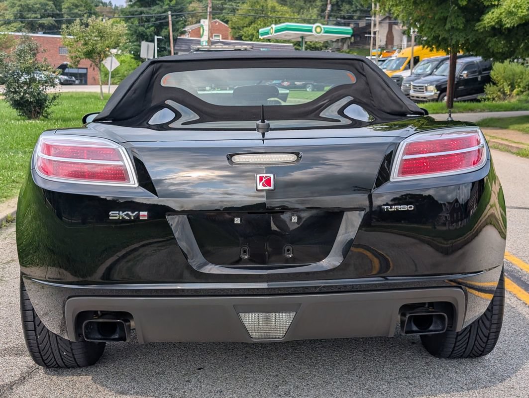 Used 2009 Saturn Sky Red Line RWD image 11