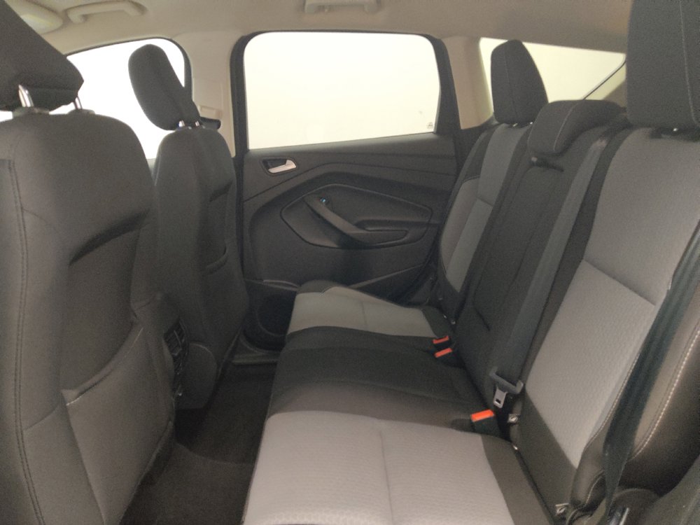 Used 2019 Ford Escape SE image 18