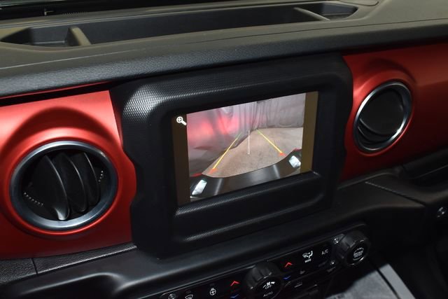 Certified 2020 Jeep Gladiator Rubicon w/ Cold Weather Group image 31