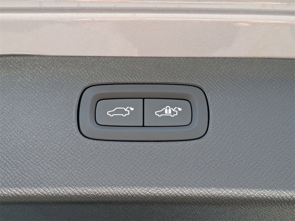 Used 2026 Volvo XC90 B6 Ultra w/ Lounge Package image 14