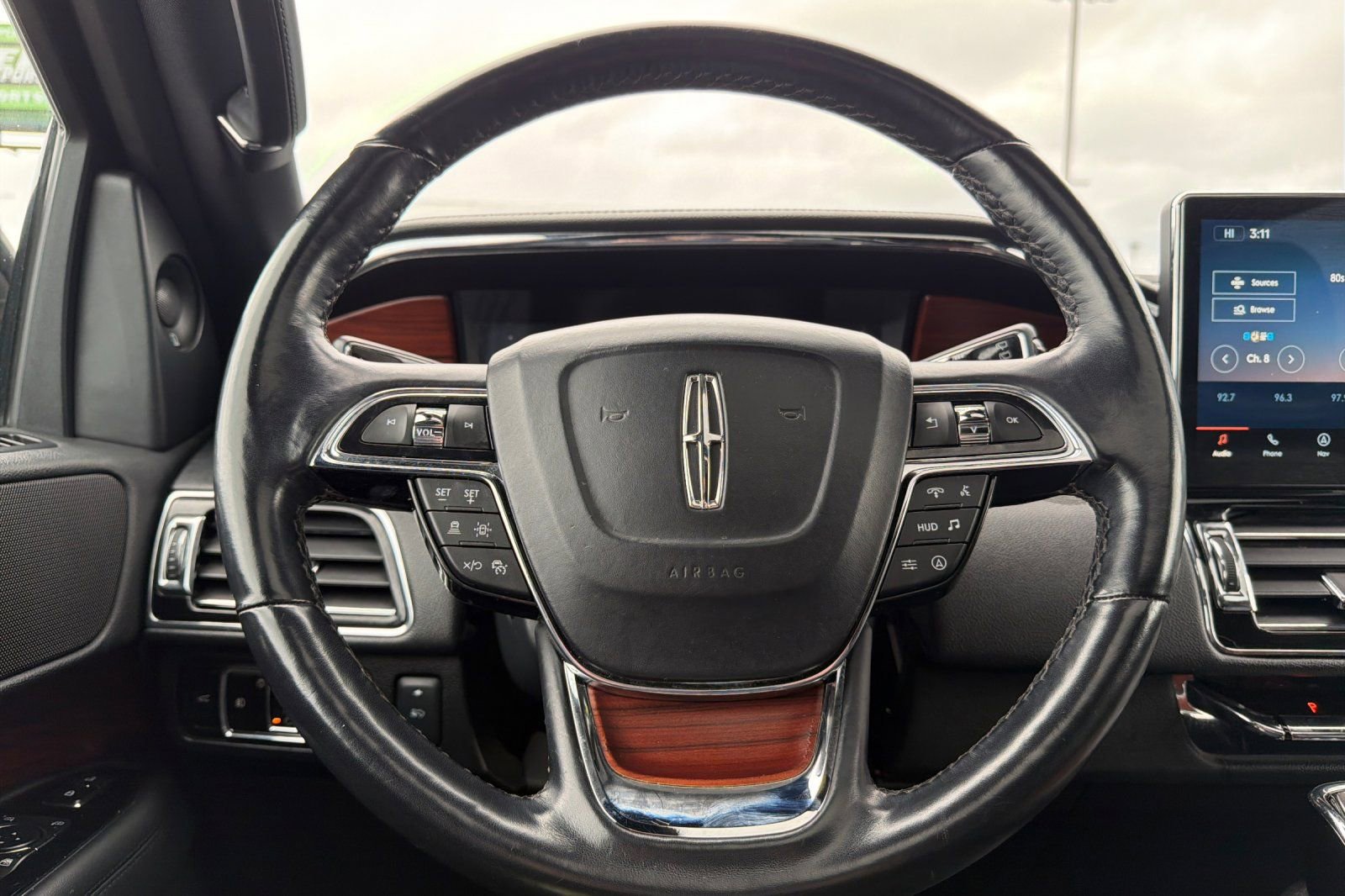 Used 2023 Lincoln Navigator L Reserve AWD/4WD image 25