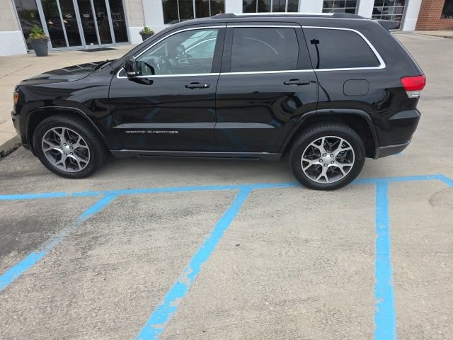 Used 2018 Jeep Grand Cherokee Limited AWD/4WD image 8