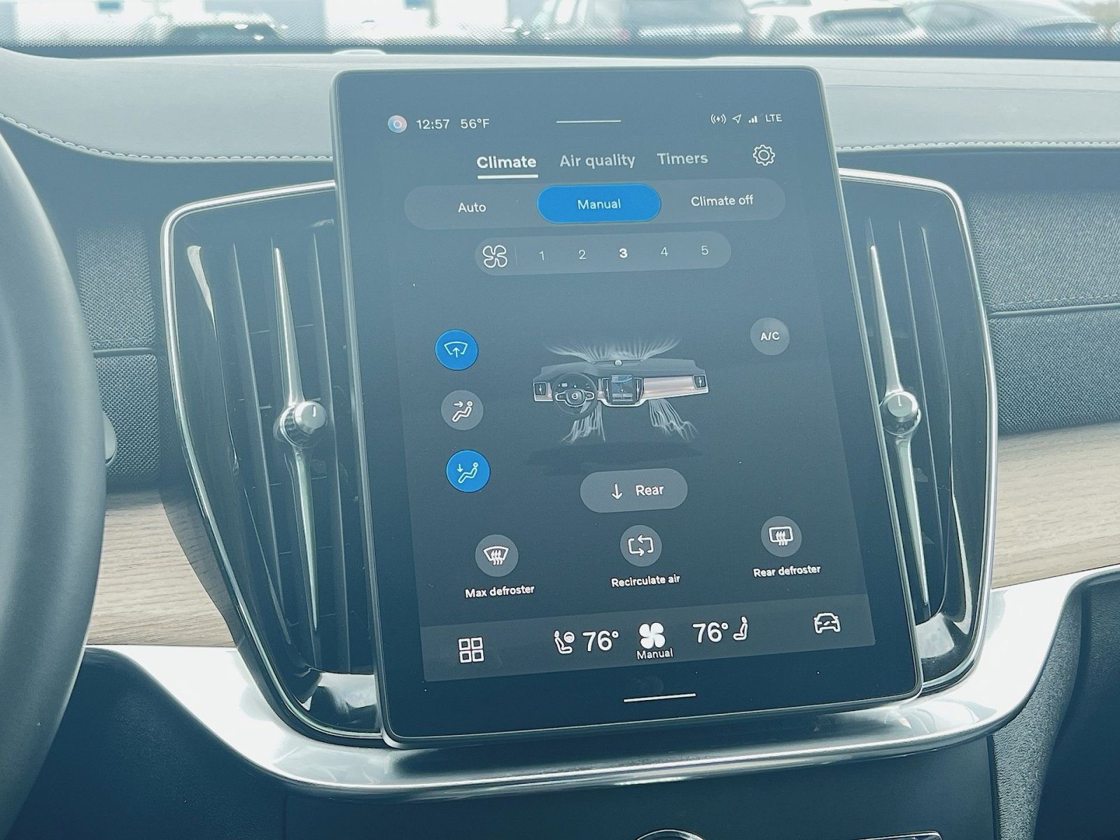 Certified 2025 Volvo XC90 B6 Plus AWD/4WD image 21